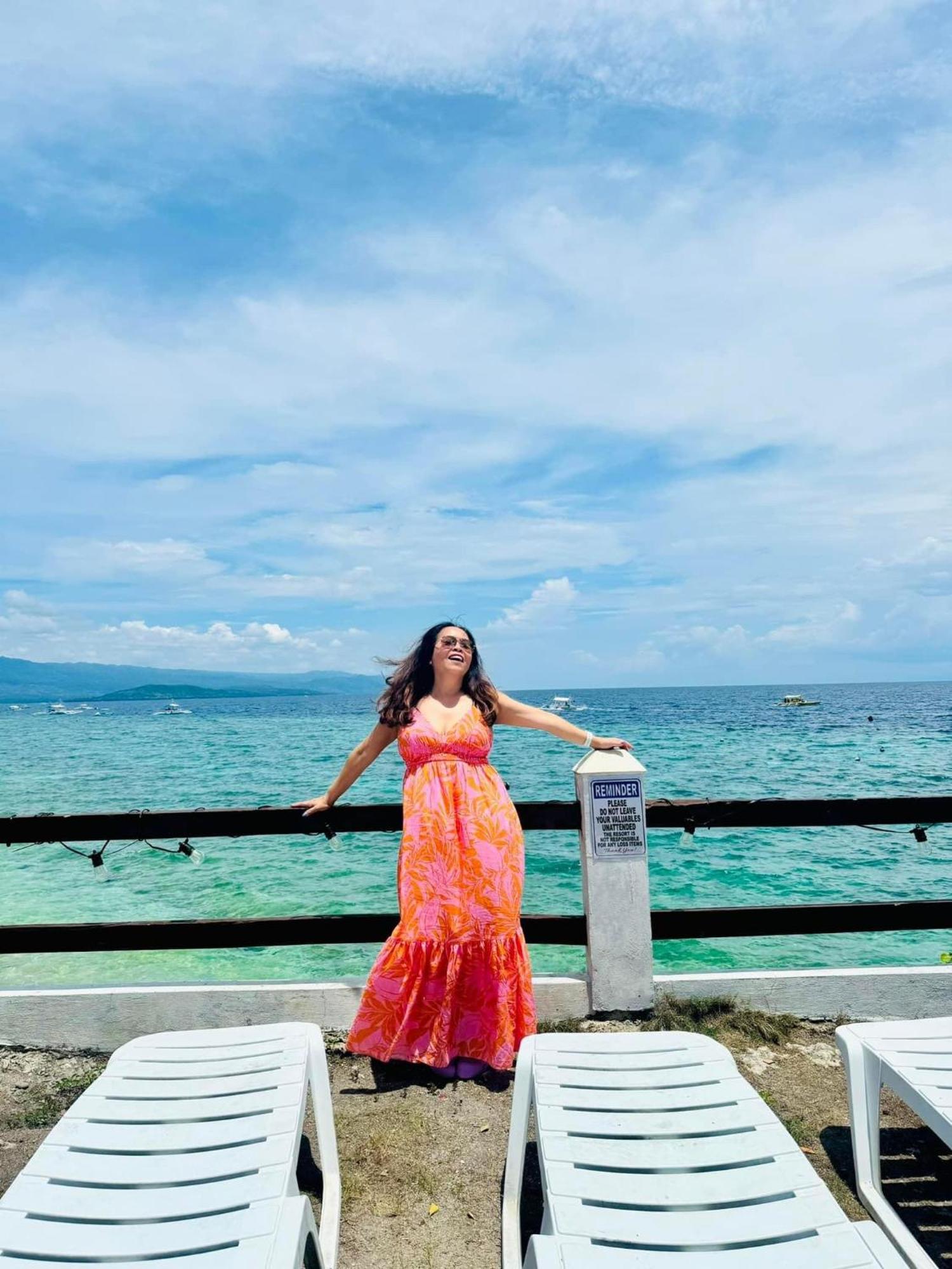 Pescador View - Beachfront & Nearby The Ocean Hostels & Restaurant โมอัลโบอัล ภายนอก รูปภาพ